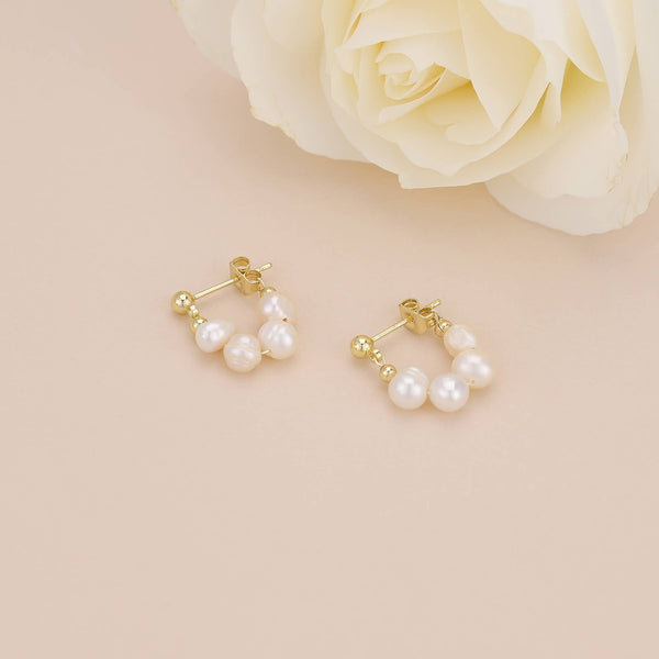E134 pearl hoop earring, pearl earring, huggie earring - Lulu Bella Boutique