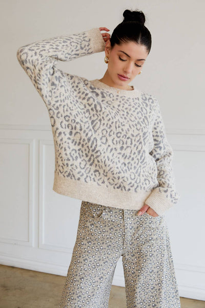 ROUND NECK LONG SLEEVE ANIMAL SWEATER: CREAM-GREY ANIMAL / S - Lulu Bella Boutique