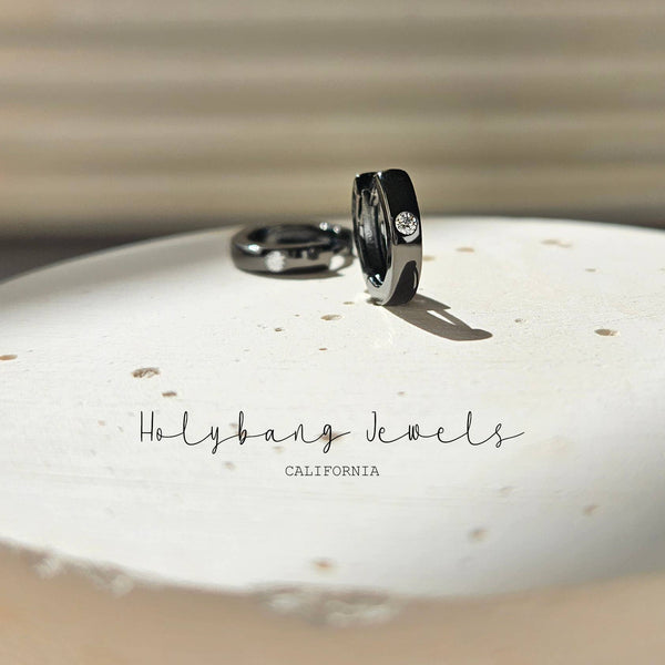 SOLITAIRE HUGGIE EARRINGS - E-H5036 / E-HT1152: BLACK / 6MM - Lulu Bella Boutique