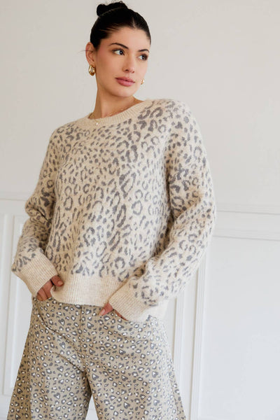 ROUND NECK LONG SLEEVE ANIMAL SWEATER: CREAM-GREY ANIMAL / S - Lulu Bella Boutique