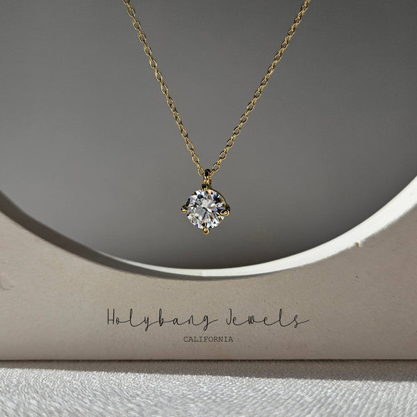 SOLITAIRE ROUND CUT CRYSTAL PENDANT NECKLACE: 18K GOLD / 16INCHES - Lulu Bella Boutique