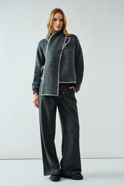 Soft Pullover Contrast Stitches Sweater With Scarf