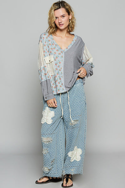 Floral Print Contrast Front Pocket V-neck Knit Top - Lulu Bella Boutique