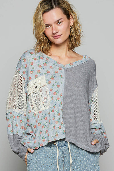 Floral Print Contrast Front Pocket V-neck Knit Top - Lulu Bella Boutique
