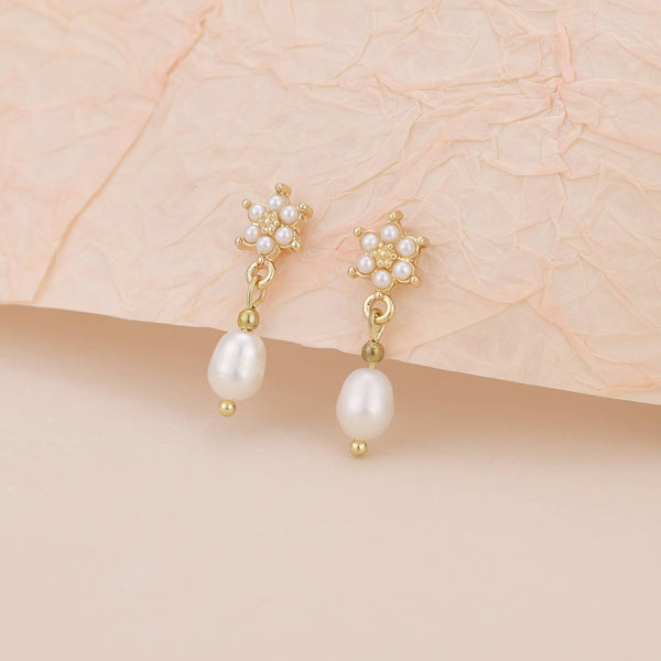 E159 Pearl Earrings, Floral Pearl Earrings, pearl drop - Lulu Bella Boutique
