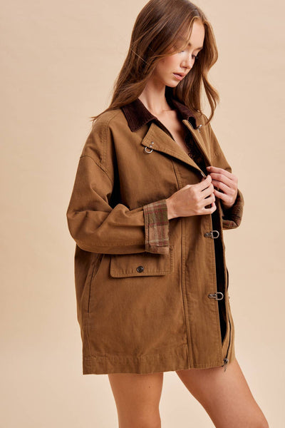 METAL CLASP UTILITY BARN JACKET: UTILITY OLIVE