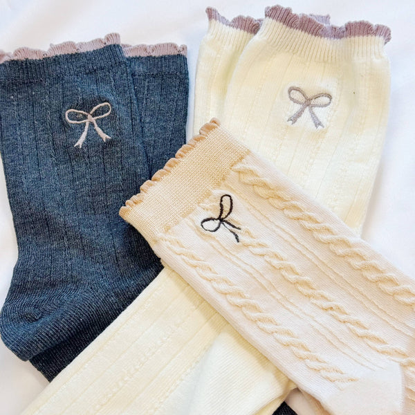 Mini Bow Embroidered Cabled Socks