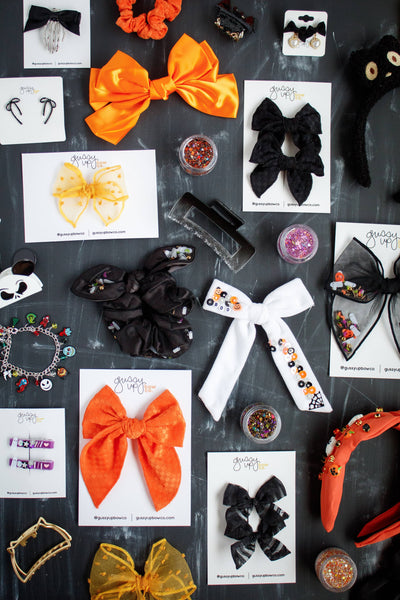 Ghosts in the Graveyard Shaker | Whimsy Bow | Halloween 24 Collection: Mini Bow on clip