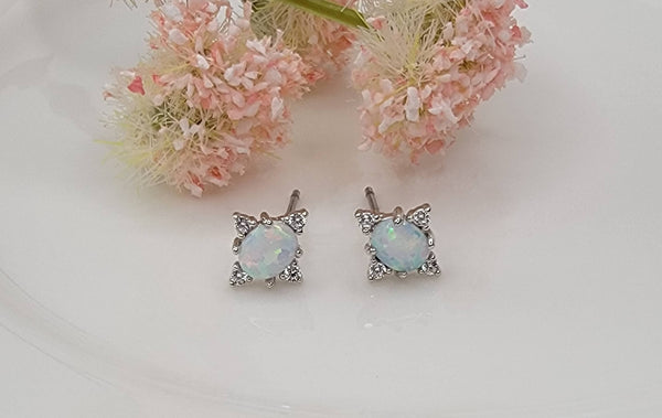 SEMI PRECIOUS OPAL STONE POST EARRINGS.: GOLD