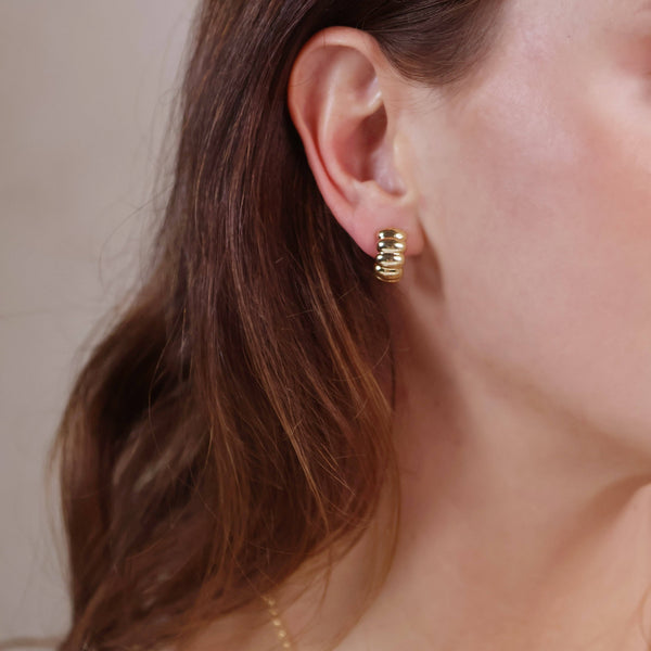18k Gold Filled Scalloped C-Hoop Earrings - Lulu Bella Boutique