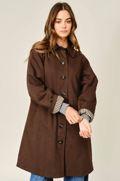 CHECKED INSIDE MIDI TRENCH COAT: BROWN