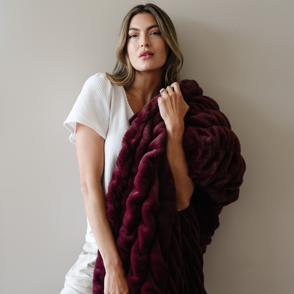 DOUBLE RUCHED FAUX FUR XL THROW BLANKETS: Woodrose