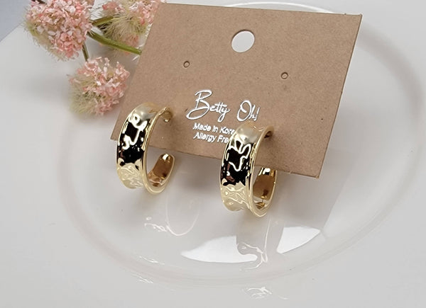 HOOP EARRINGS. - Lulu Bella Boutique