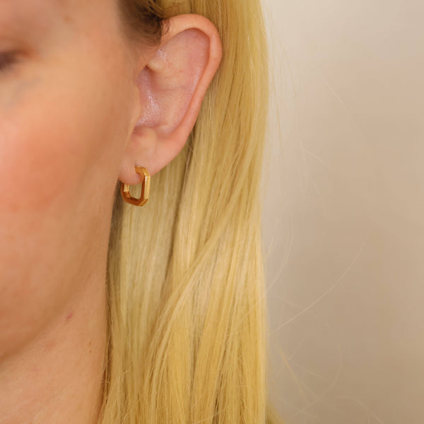 18k Gold Filled Square C-Hoop Earrings: 17mm - Lulu Bella Boutique