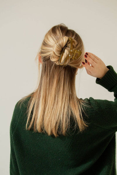 Vanessa Claw Clip: Grey