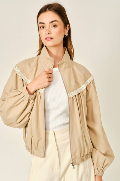 LACE SHIRRING BOMBER JACKET: TAN