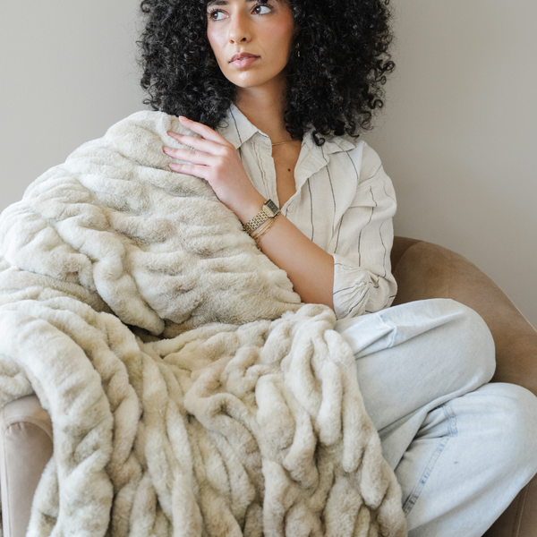 DOUBLE RUCHED FAUX FUR XL THROW BLANKETS: Woodrose