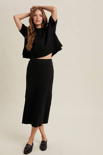 RIBBED KNIT SWEATER TOP AND SKIRT SET: BLACK