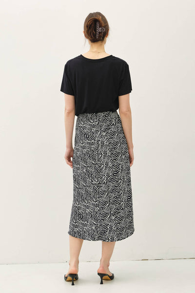 PRINT MIDI SKIRT WITH ELASTIC WAISTBAND: Black - Lulu Bella Boutique