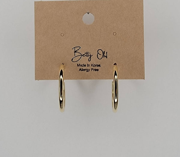 SMALL HOOP EARRINGS.