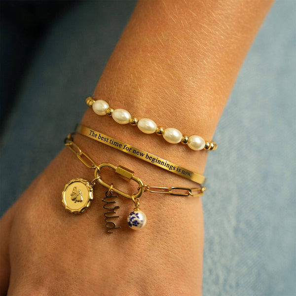18K Gold PVD 8mm Kiska Glass Pearl Stretch Bracelet: Gold
