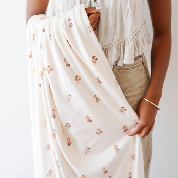 MINKY STRETCH LUXE XL SWADDLE/BLANKET: Meadow