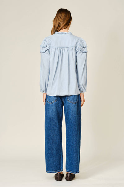 RUFFLES LONG SLEEVE CHAMBRAY TOP: LT DENIM