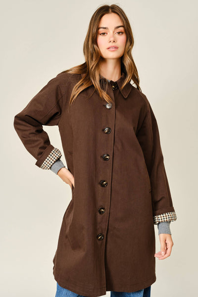 CHECKED INSIDE MIDI TRENCH COAT: BROWN