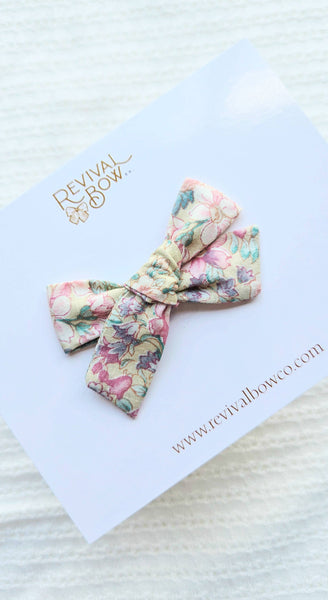 Mini Bow on Clip • Beige Floral - Lulu Bella Boutique
