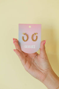 Twisted Stud Hoops: Gold