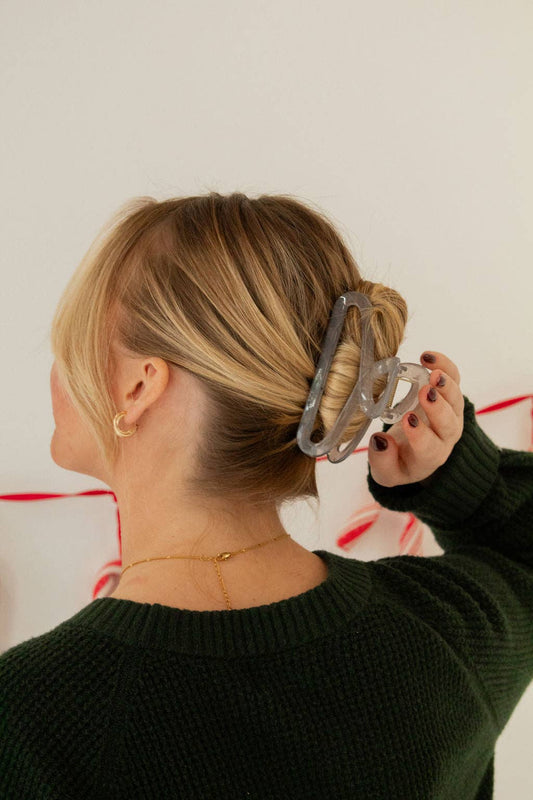 Vanessa Claw Clip: Grey