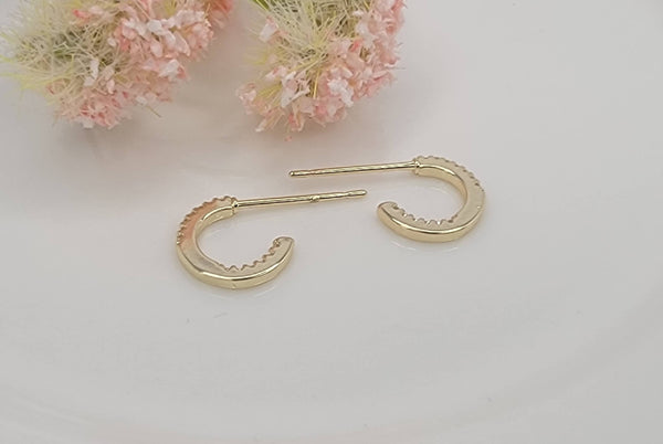 MINI HOOP TURNISH FREE EARRINGS. - Lulu Bella Boutique
