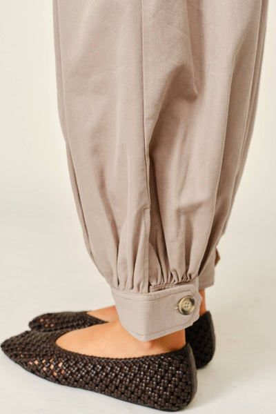 TENCEL SHIRRING BARREL BALLOON PANTS: LATTE