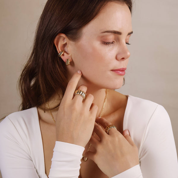 18k Gold Filled Scalloped C-Hoop Earrings - Lulu Bella Boutique