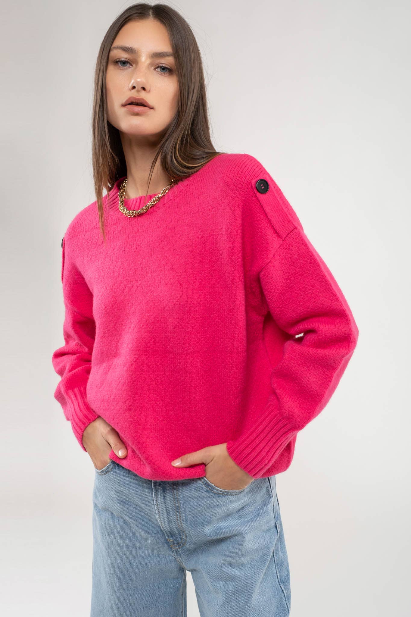 BUTTON TAB SHOULDER PULLOVER SWEATER: FUCHSIA