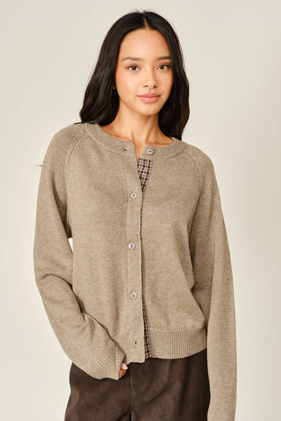 WOOL BLENDED PLAID PLACKET DETAIL SWEATER CARDIGAN: MUSHROOM