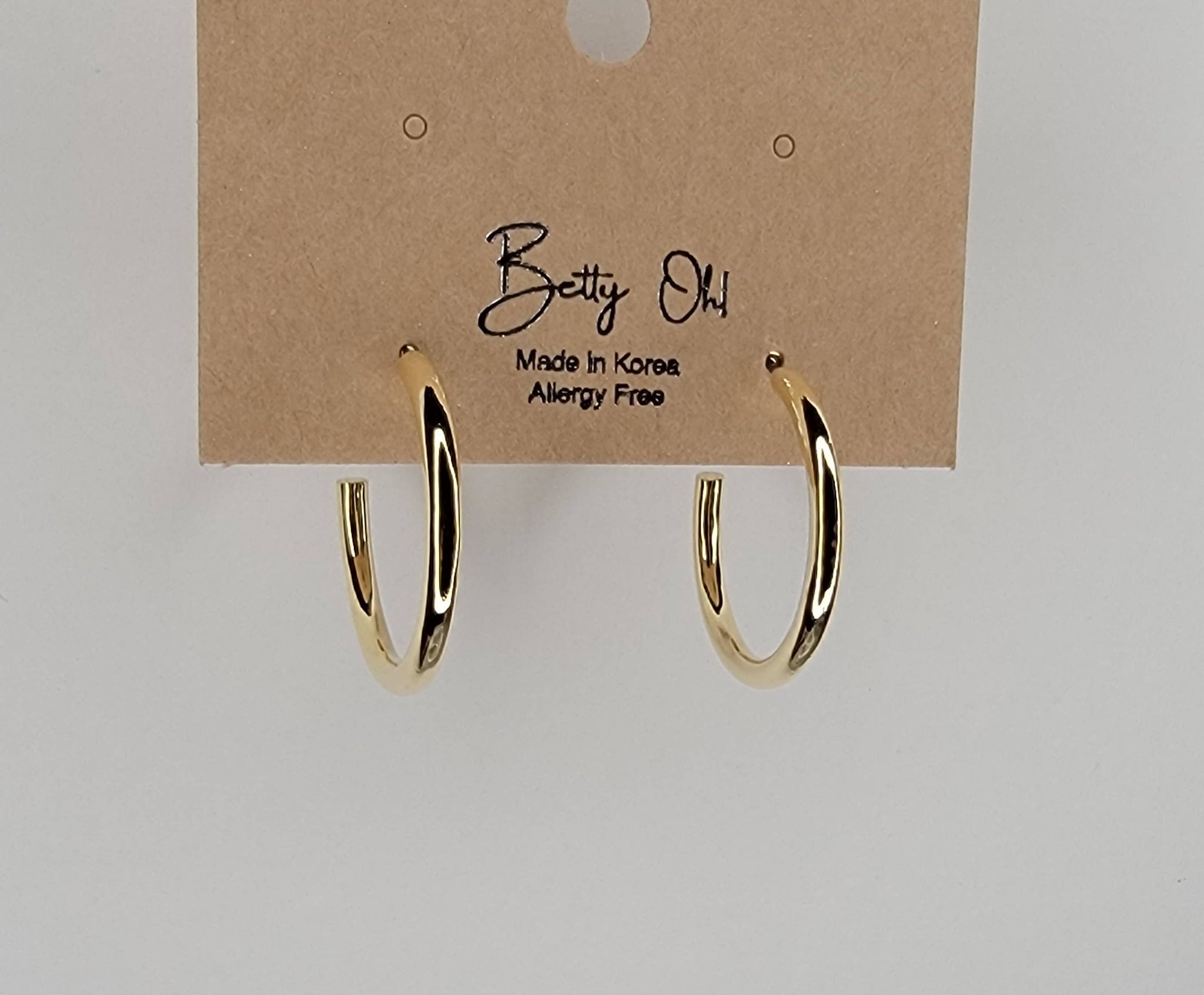 SMALL HOOP EARRINGS.