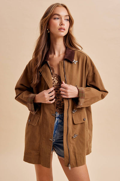METAL CLASP UTILITY BARN JACKET: UTILITY OLIVE