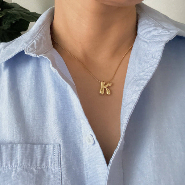 Balloon Letter Initial Necklace: Yellow Gold / R