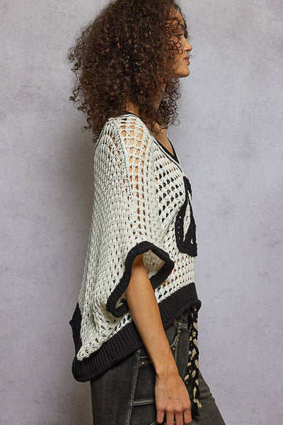 Oversize v-neck short sleeve peace sign sweater SALE: IVORY/BLACK / S - Lulu Bella Boutique
