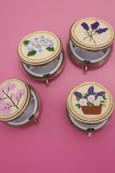 FLORAL EMBROIDERY JEWELRY ORGANIZER WITH MIRROR | 40P572: C - Lulu Bella Boutique
