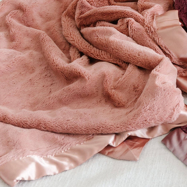 SATIN BORDER TODDLER BLANKETS: Daisy