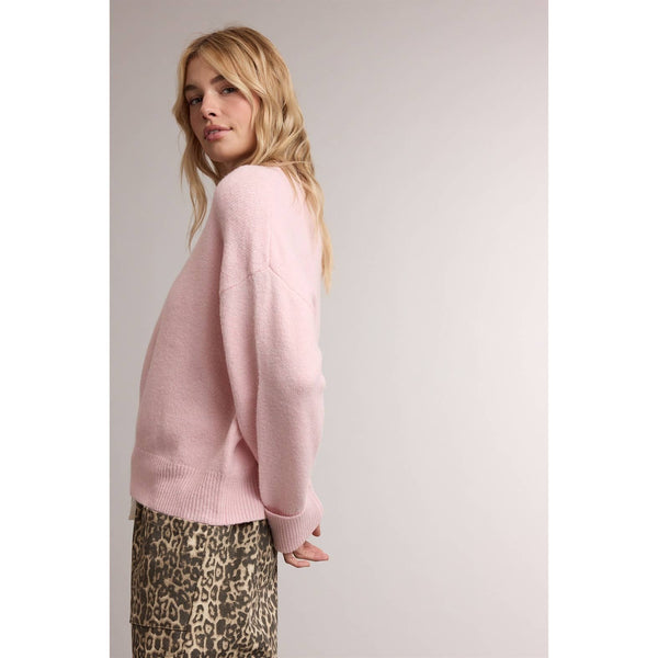 RELAXED CREWNECK SOFT KNIT SWEATER: LIGHT PINK