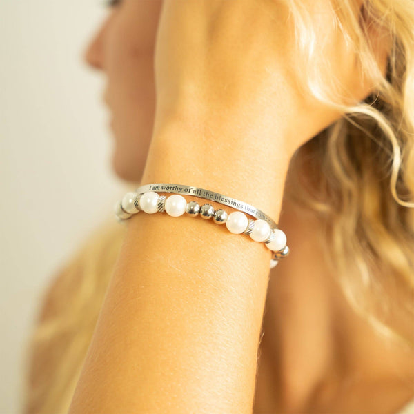 18K Gold PVD 8mm Kiska Glass Pearl Stretch Bracelet: Gold