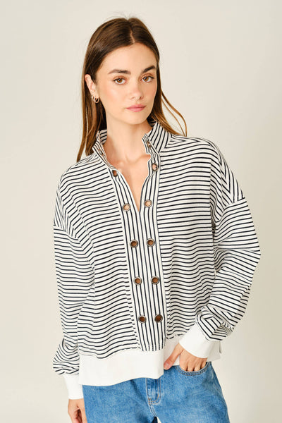 PULLOVER STRIPED EYELET DETAIL SWEATSHIRTS: OFF WHITE / BLACK