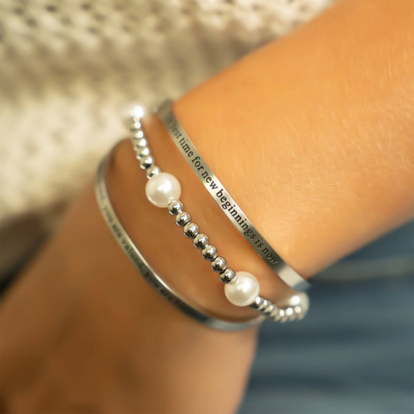 18K Gold PVD 8mm Kiska Glass Pearl Stretch Bracelet: Gold
