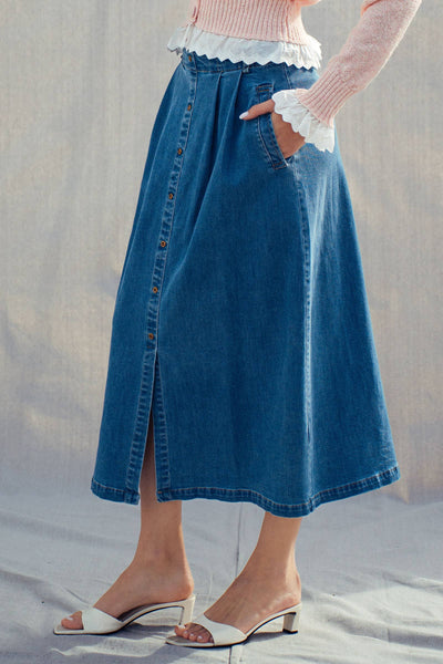 Button-Front Denim Midi Skirt: DENIM / S-2/M-2/L-2 - Lulu Bella Boutique