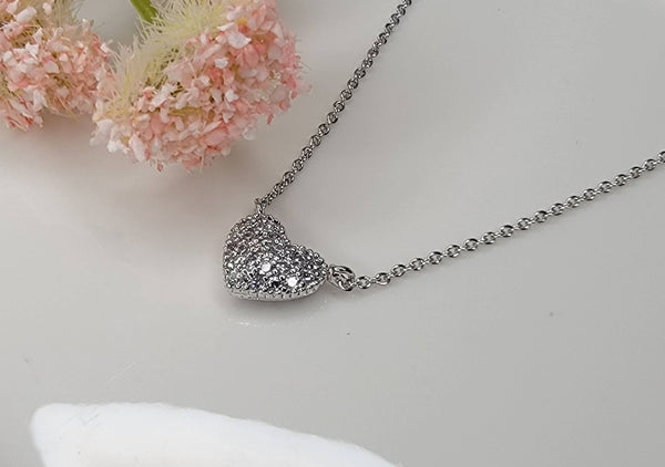 HEART PENDANT NECKLACE.: GOLD - Lulu Bella Boutique