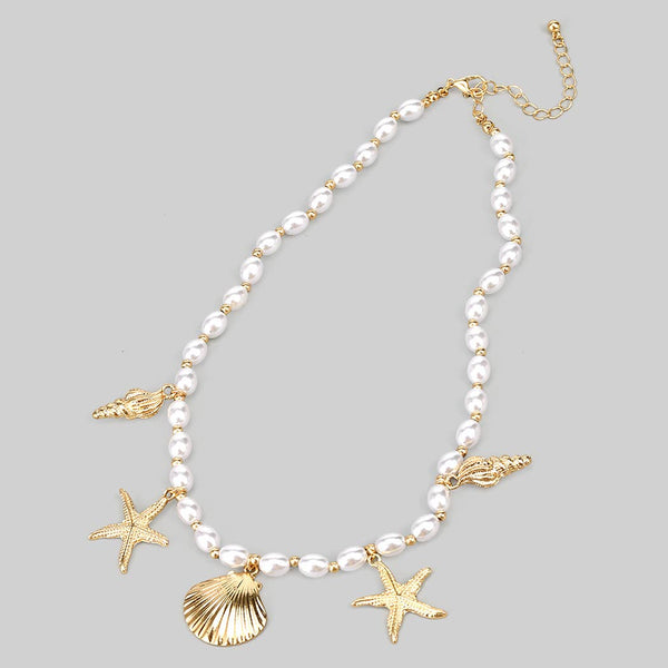 LOVELY PEARL NECKLACE WITH SHELL CHARMS: GOLD / 1 SIZE - Lulu Bella Boutique