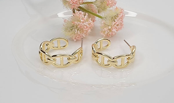 CHAIN STYLE HOOP EARRINGS.: Silver - Lulu Bella Boutique